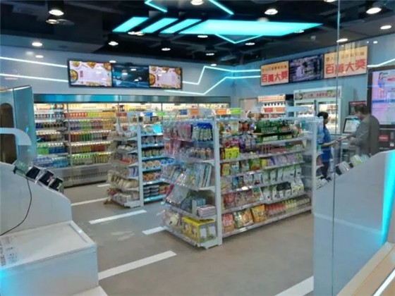 臺灣7-11和全家都發布了無人店，用臉就能完成所有消費，跟大陸有點不一樣